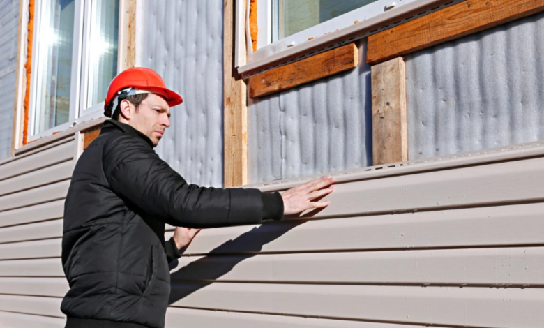 A Homeowner's Guide to Recognizing When It's Time for Siding Repair